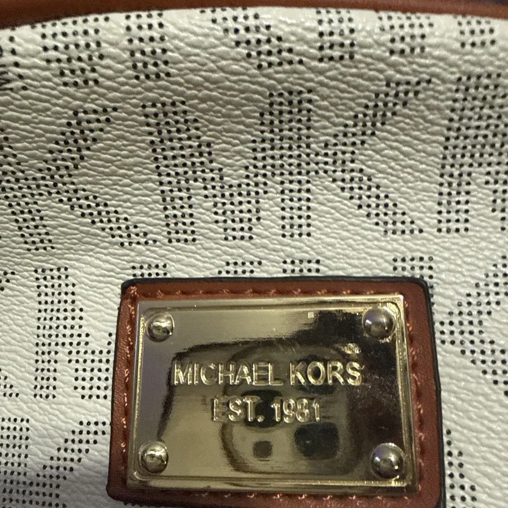 Michael Kors Logo Beige Brown Backpack Zipper Accent Inner Outer Pockets‎ Women